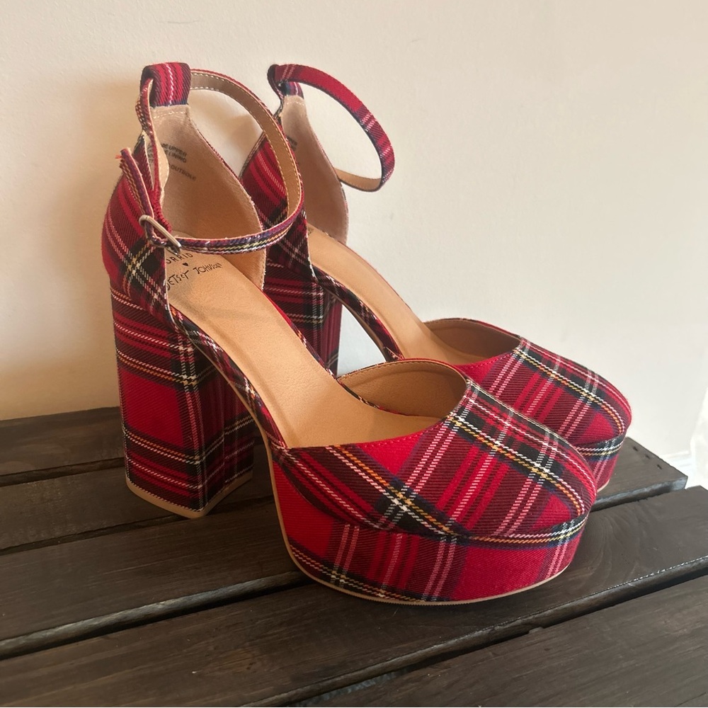 Torrid Betsey Johnson Plaid Platform Heels Size 9WW New Without Box
